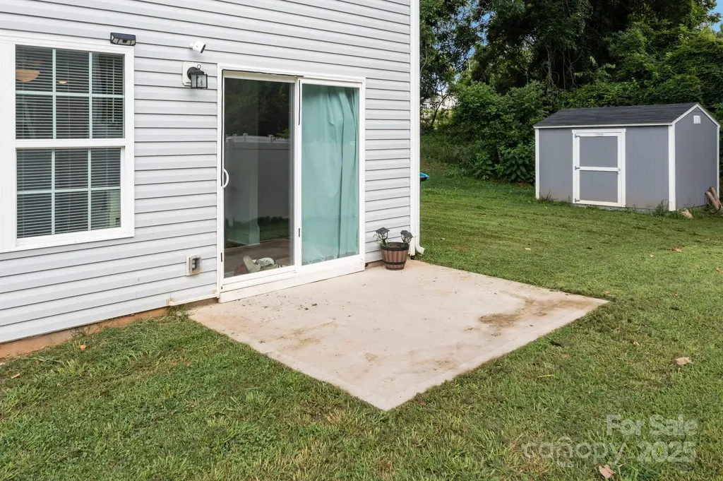 818 W Carolina Avenue Bessemer City NC 28016