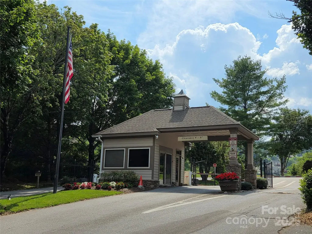99999 Laurel Drive Mills River NC 28759