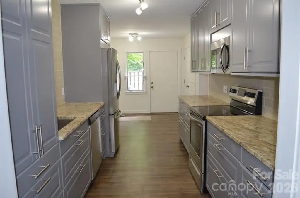 609 Crowfields Lane Asheville NC 28803