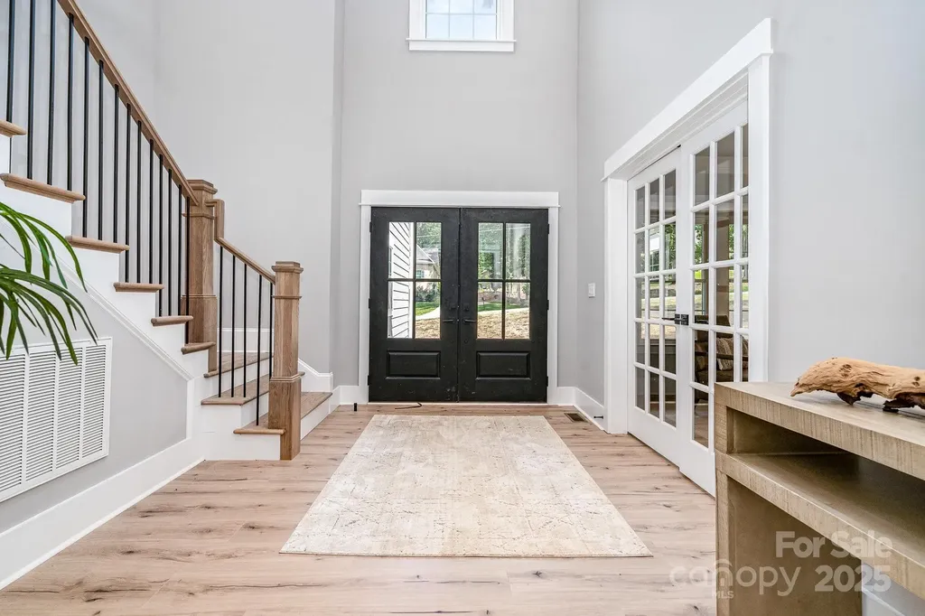 7221 Static Way Sherrills Ford NC 28673