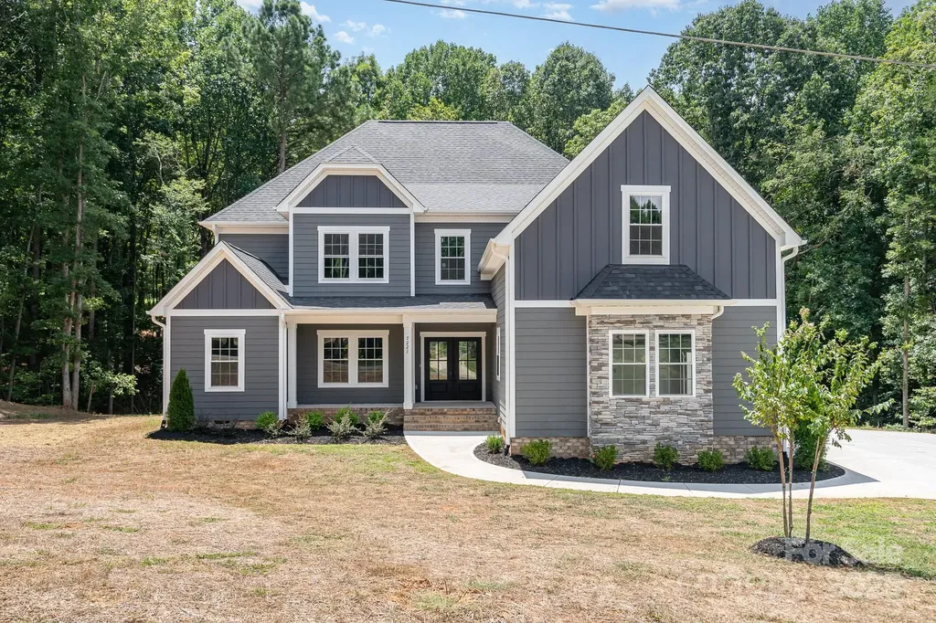 7221 Static Way Sherrills Ford NC 28673