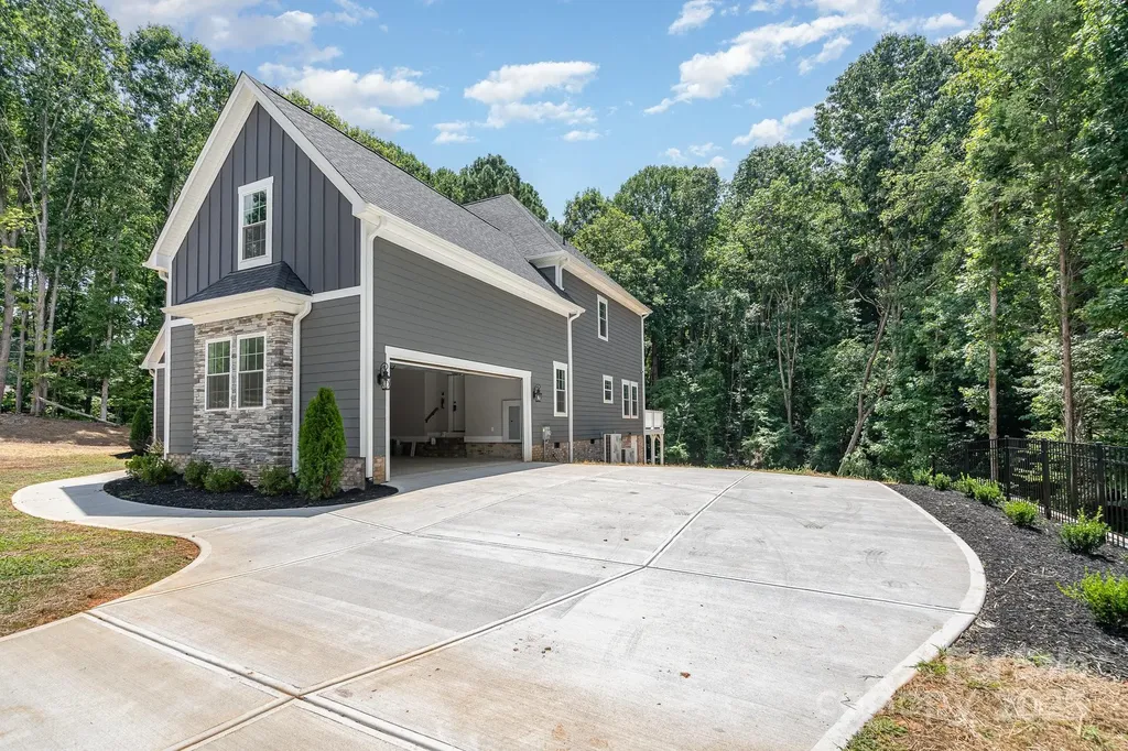 7221 Static Way Sherrills Ford NC 28673