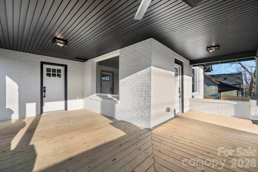 49 8th Street SE Hickory NC 28602