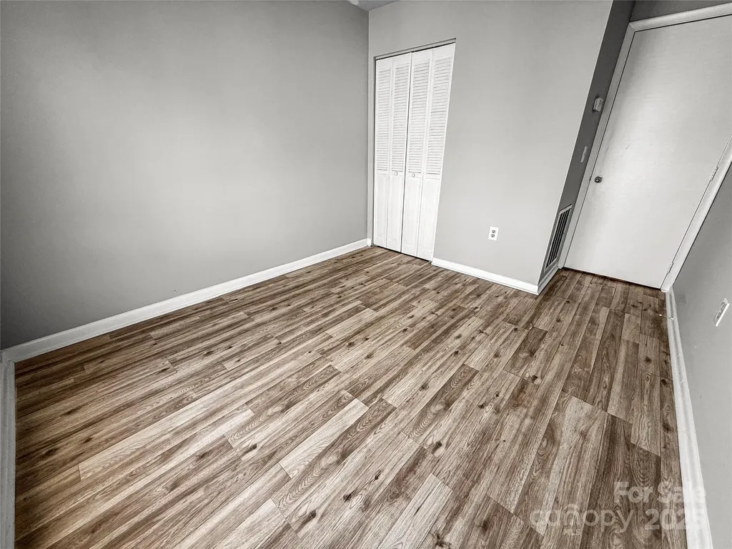 4824 Spring Lake Drive Charlotte NC 28212