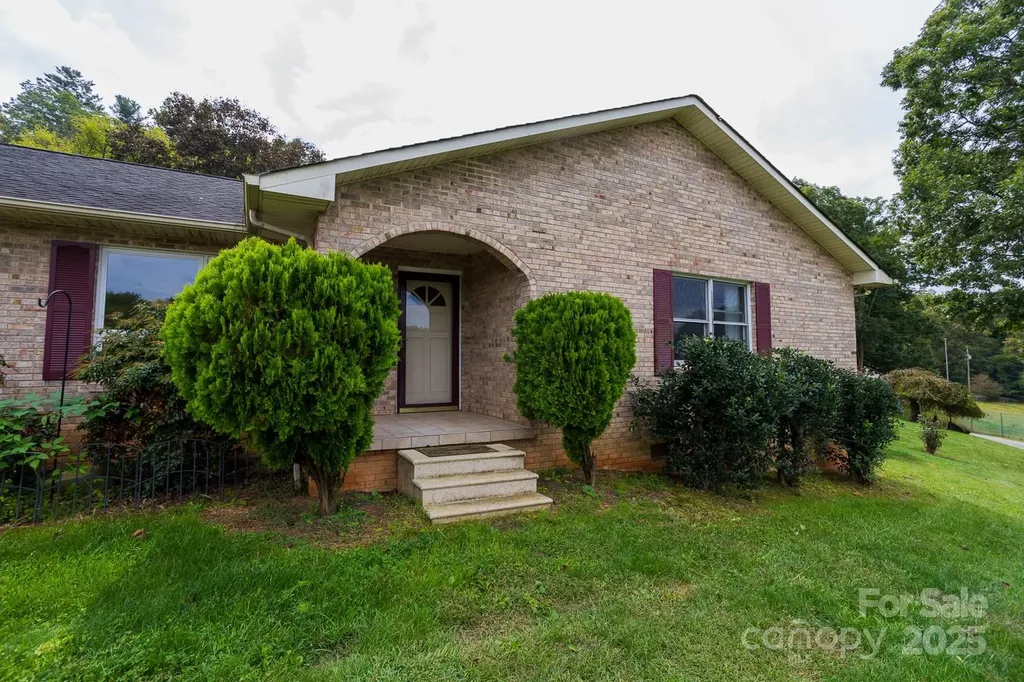 9 Lorena Drive Asheville NC 28806