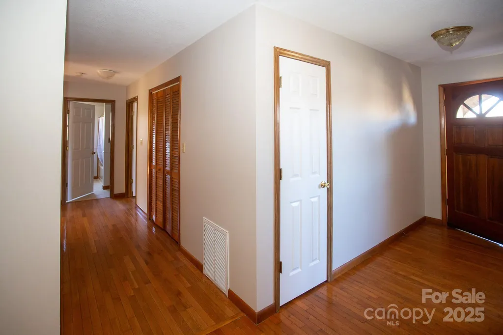 9 Lorena Drive Asheville NC 28806