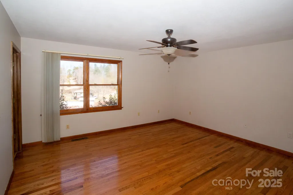 9 Lorena Drive Asheville NC 28806