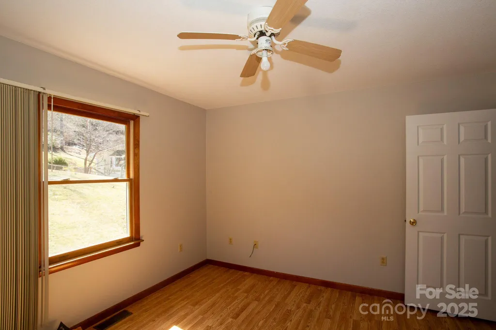 9 Lorena Drive Asheville NC 28806