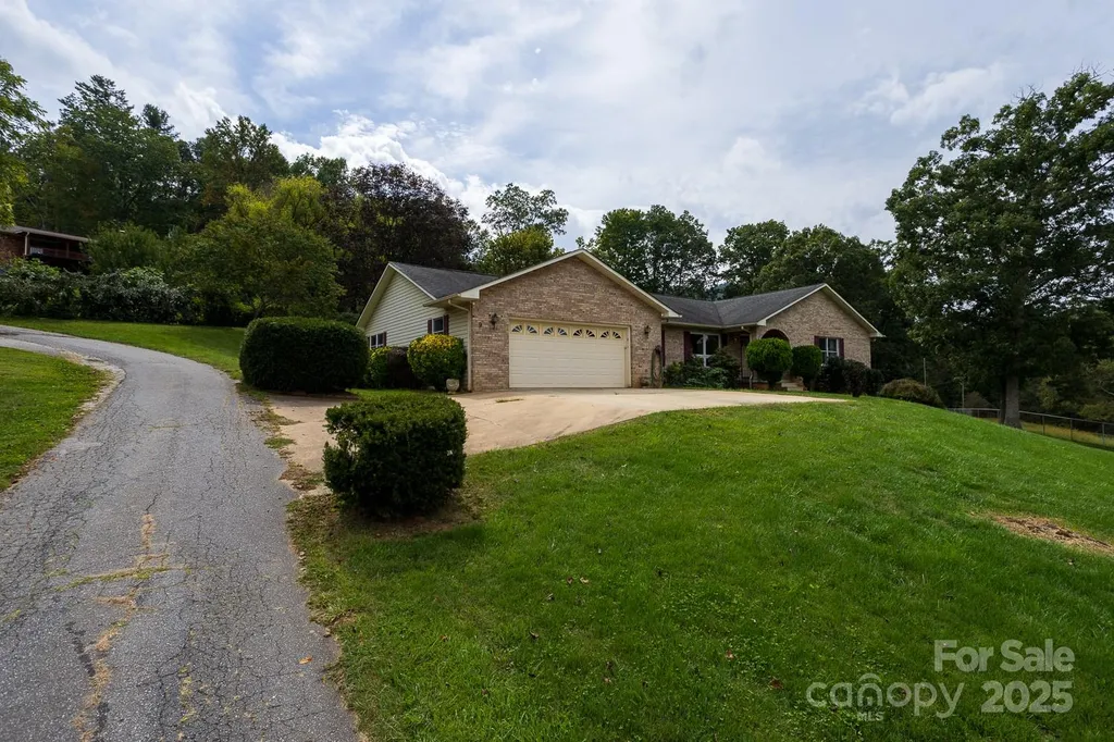 9 Lorena Drive Asheville NC 28806
