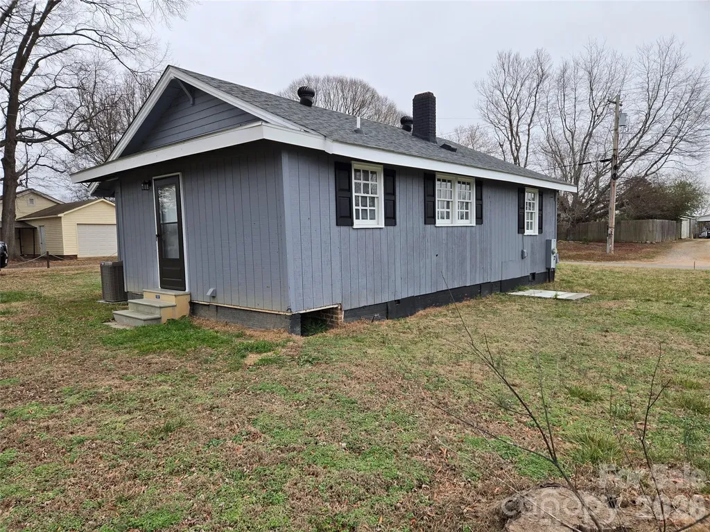 915 Chapel Street Landis NC 28088