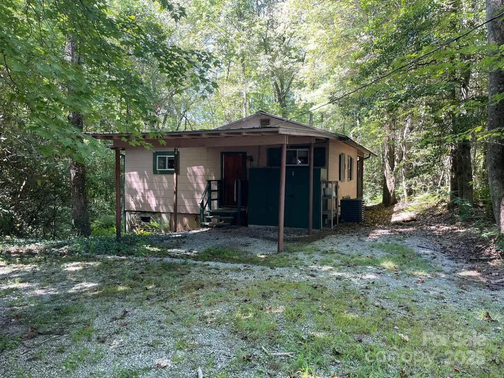 142 Whitewater Road Sapphire NC 28774