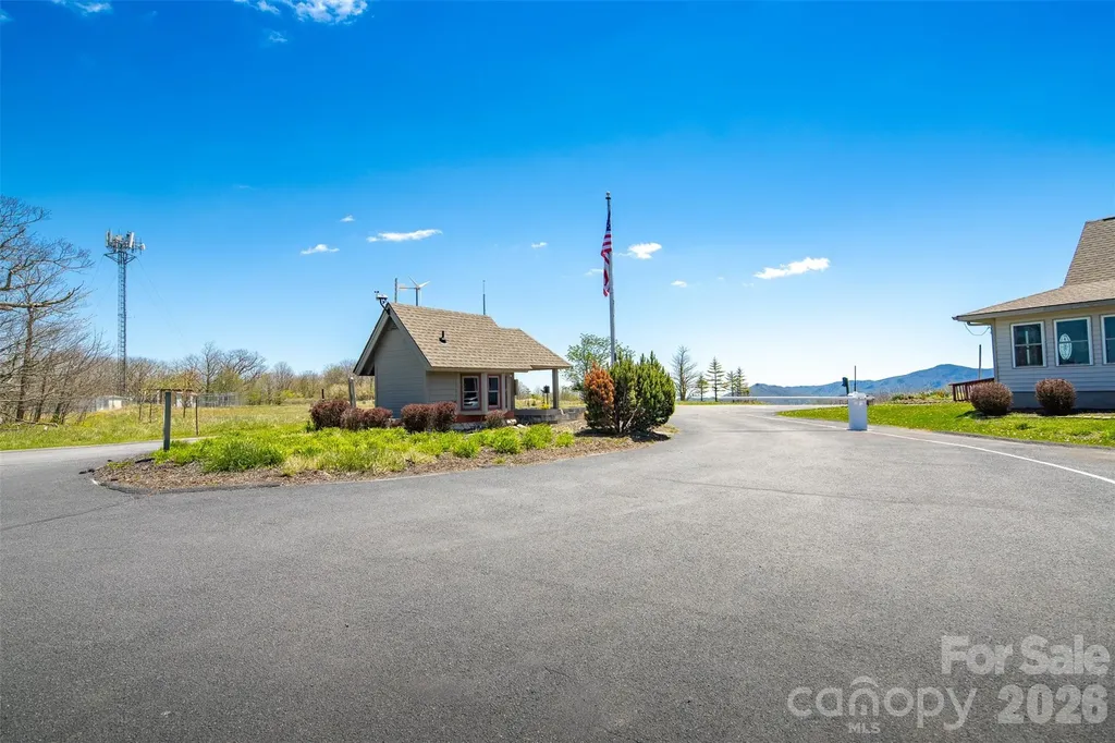 301 Pinnacle Inn Road Beech Mountain NC 28604