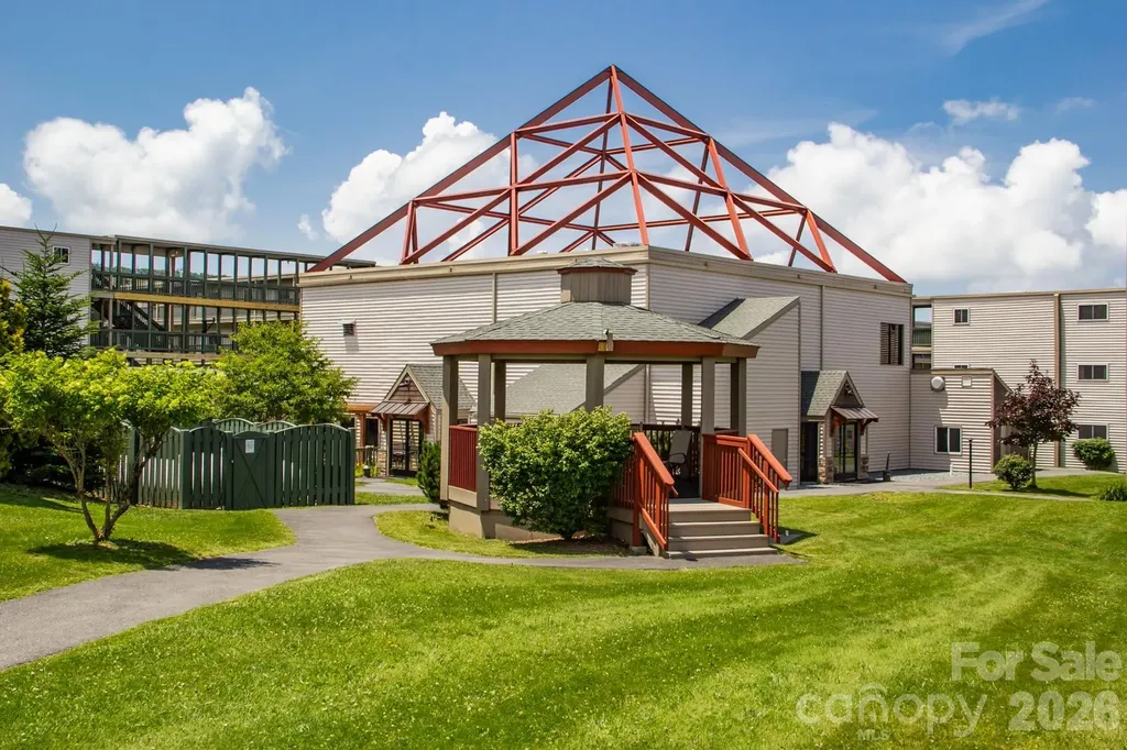 301 Pinnacle Inn Road Beech Mountain NC 28604