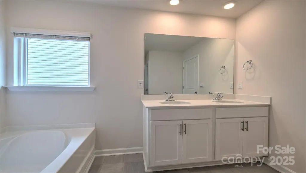 842 Adelston Lane Asheville NC 28804