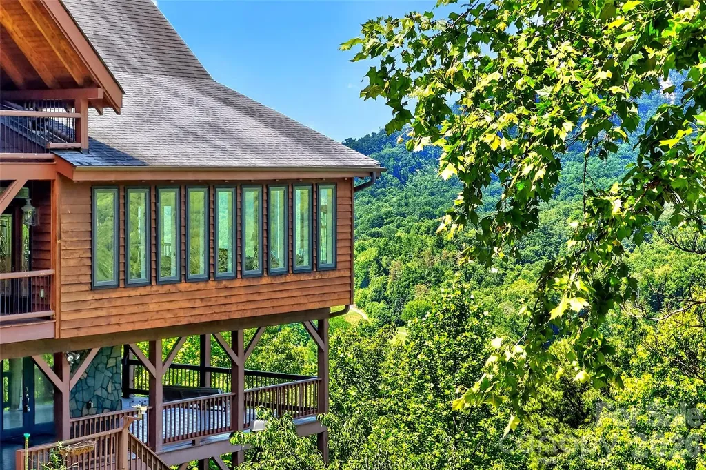 60 E Valley View Drive Marion NC 28752