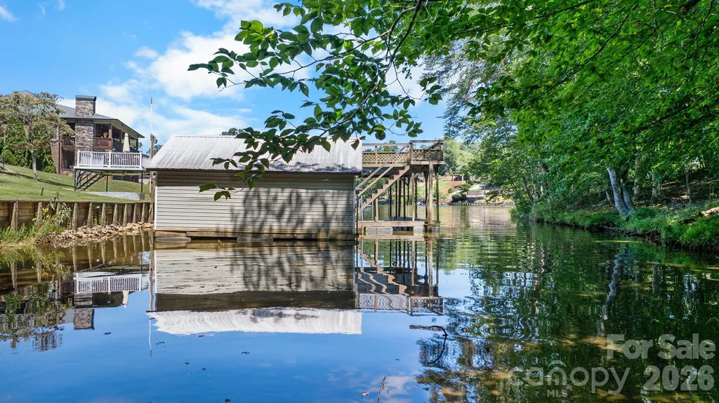 3910 6th Street NW Hickory NC 28601
