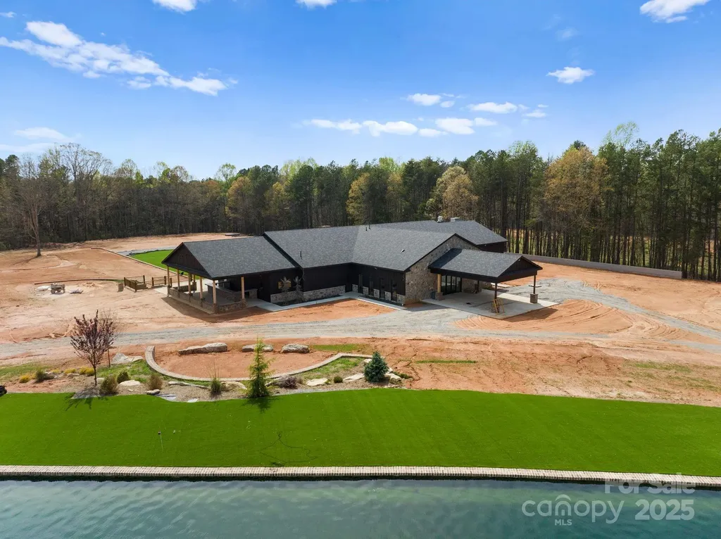 1565 Shinnville Road Cleveland NC 27013