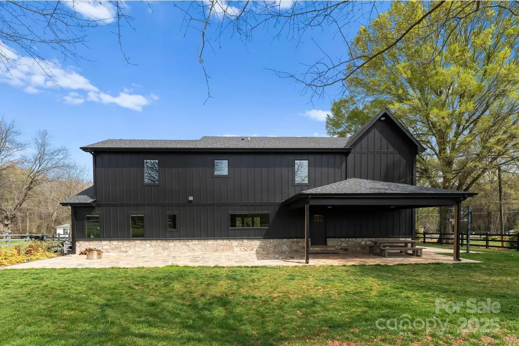 1565 Shinnville Road Cleveland NC 27013