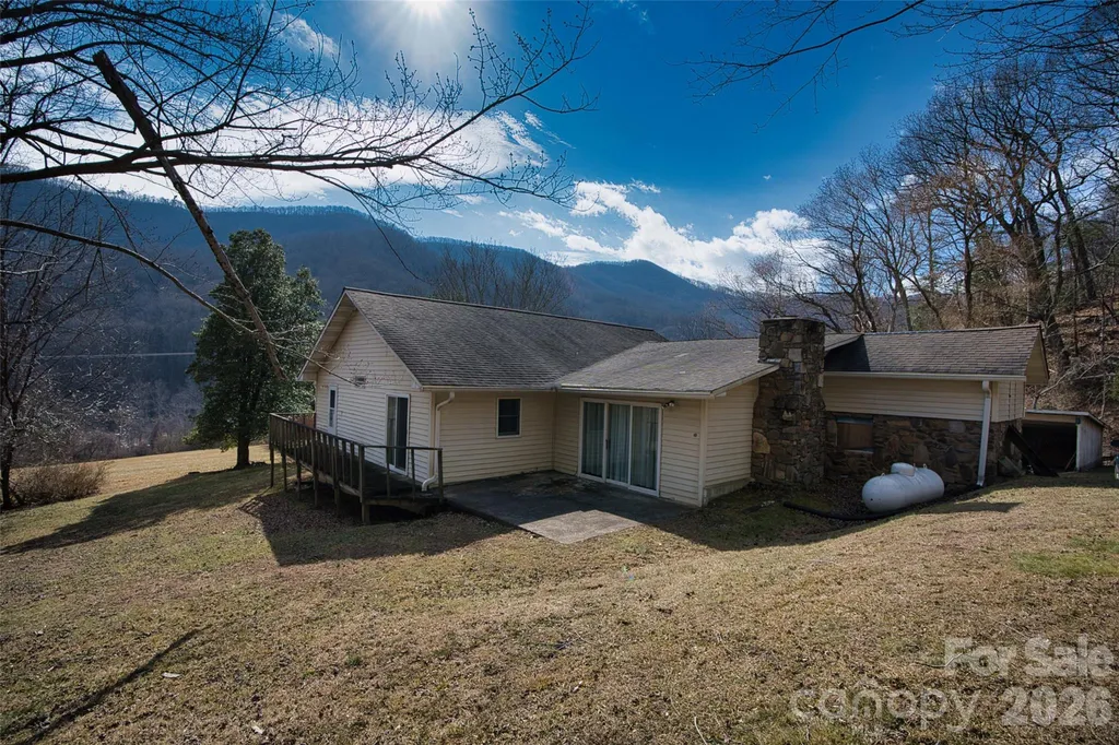 1567 Newfound Road Leicester NC 28748