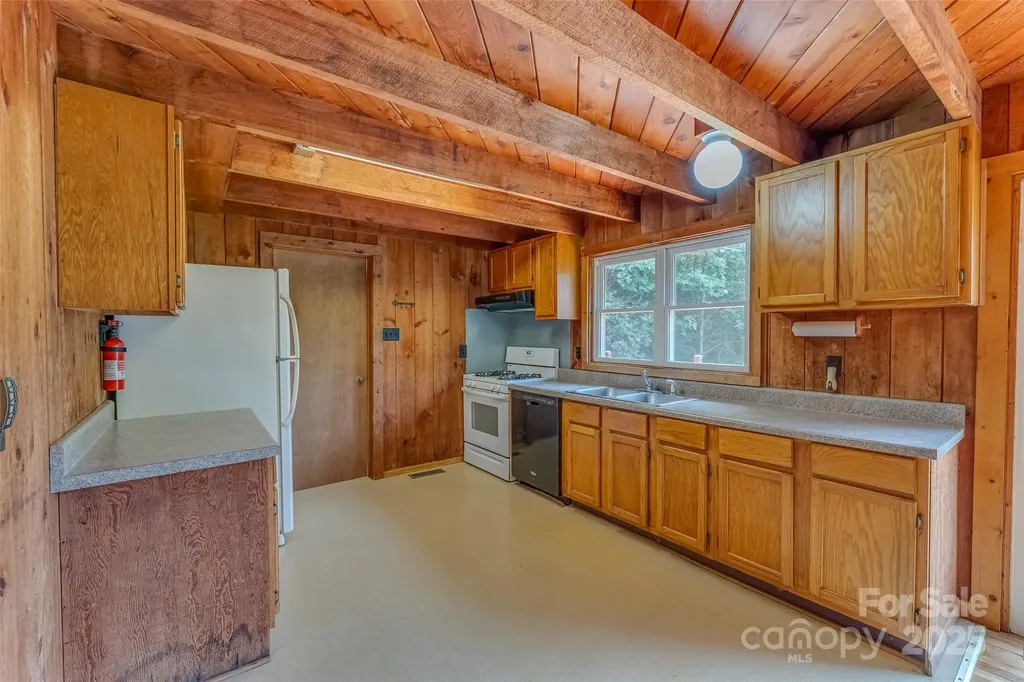 8749 Nc 63 Highway Leicester NC 28748