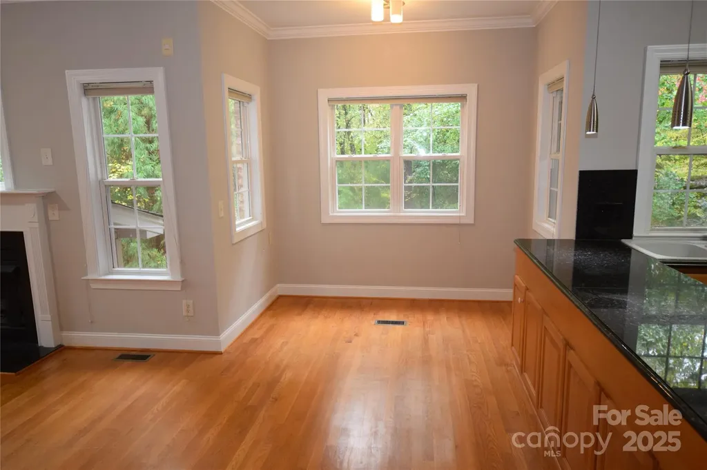 809 Pine Forest Road Charlotte NC 28214