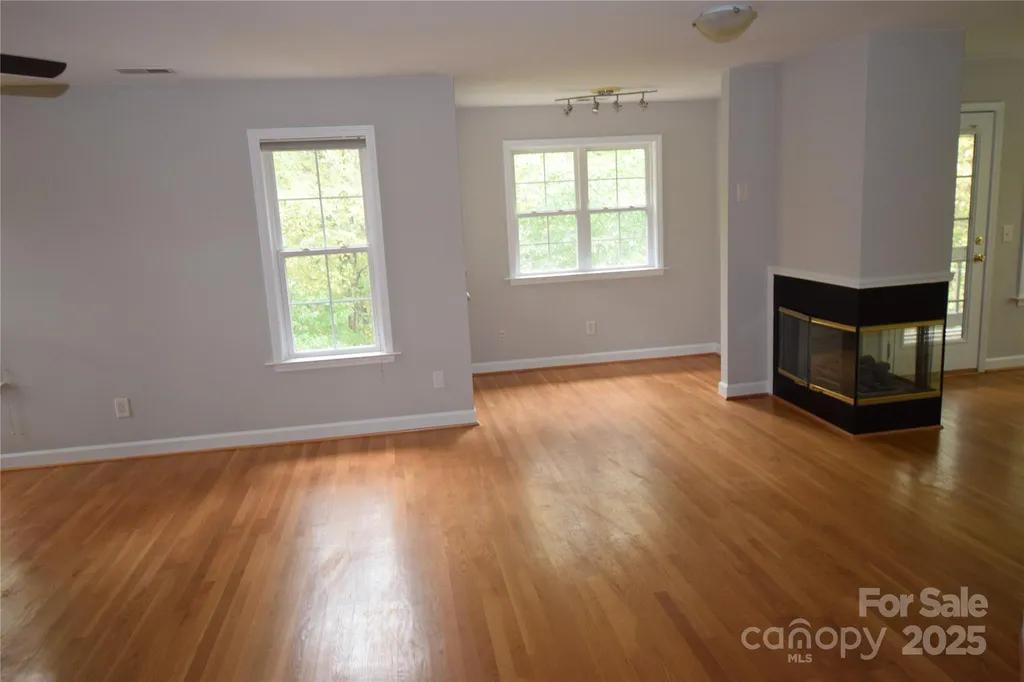 809 Pine Forest Road Charlotte NC 28214