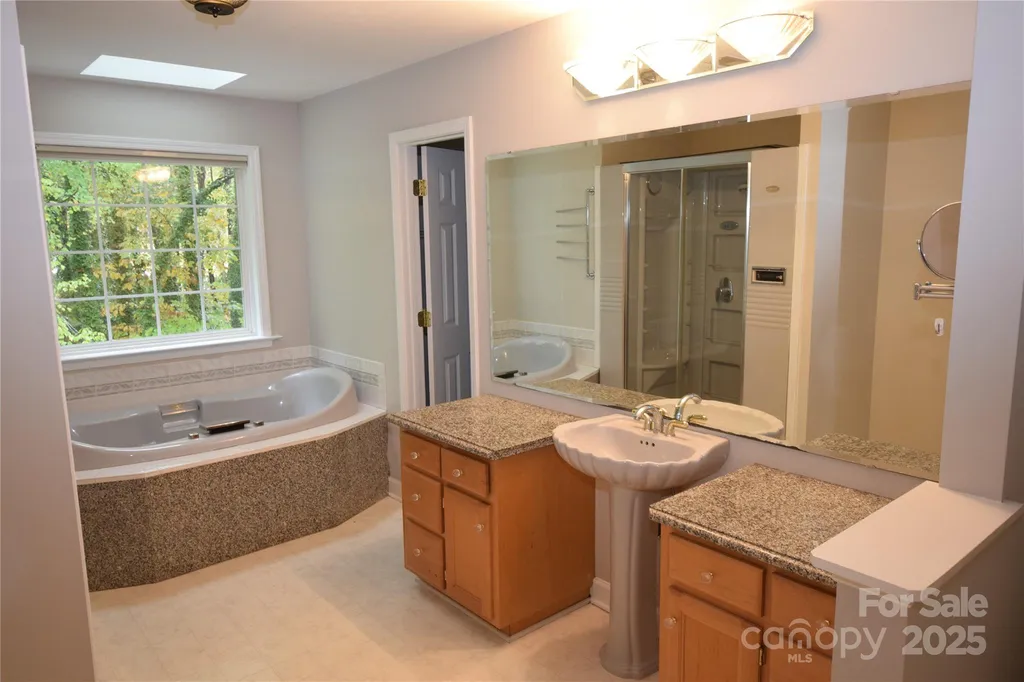 809 Pine Forest Road Charlotte NC 28214