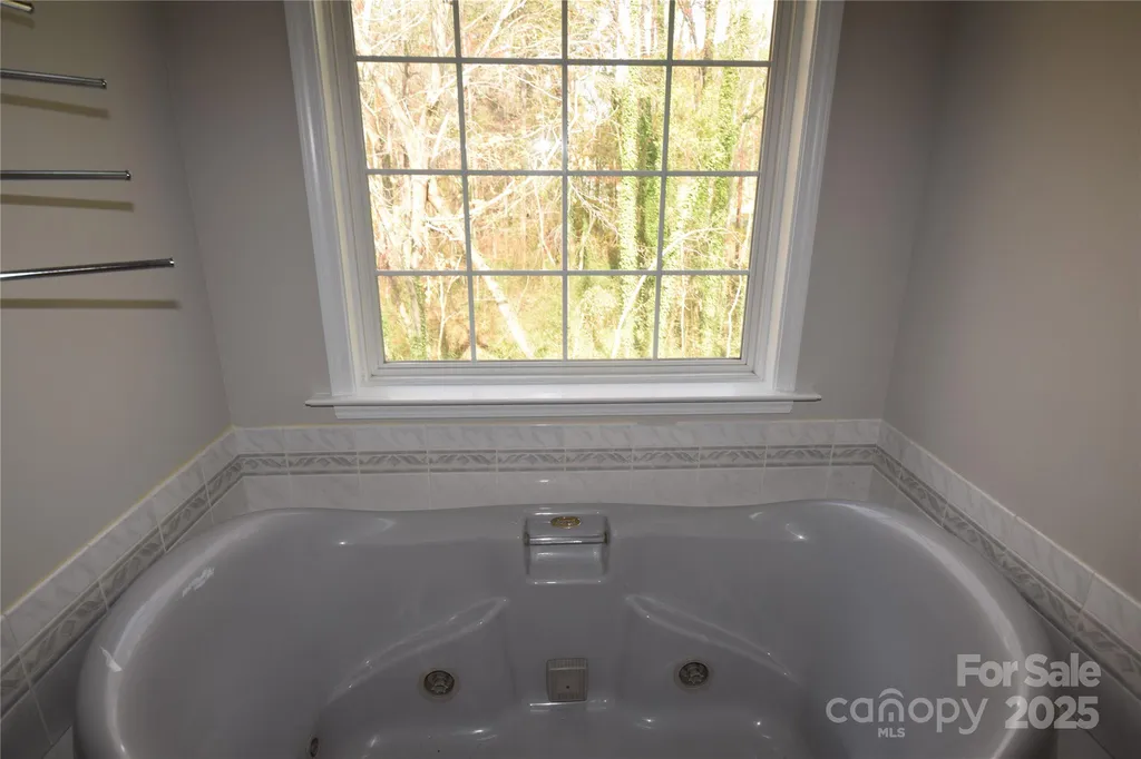809 Pine Forest Road Charlotte NC 28214