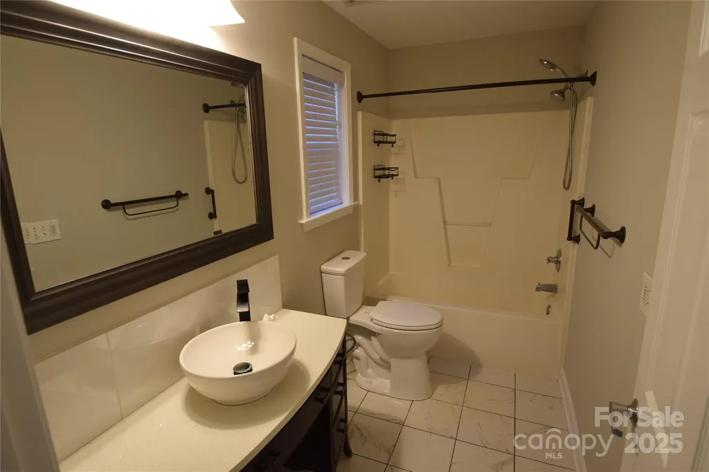 809 Pine Forest Road Charlotte NC 28214
