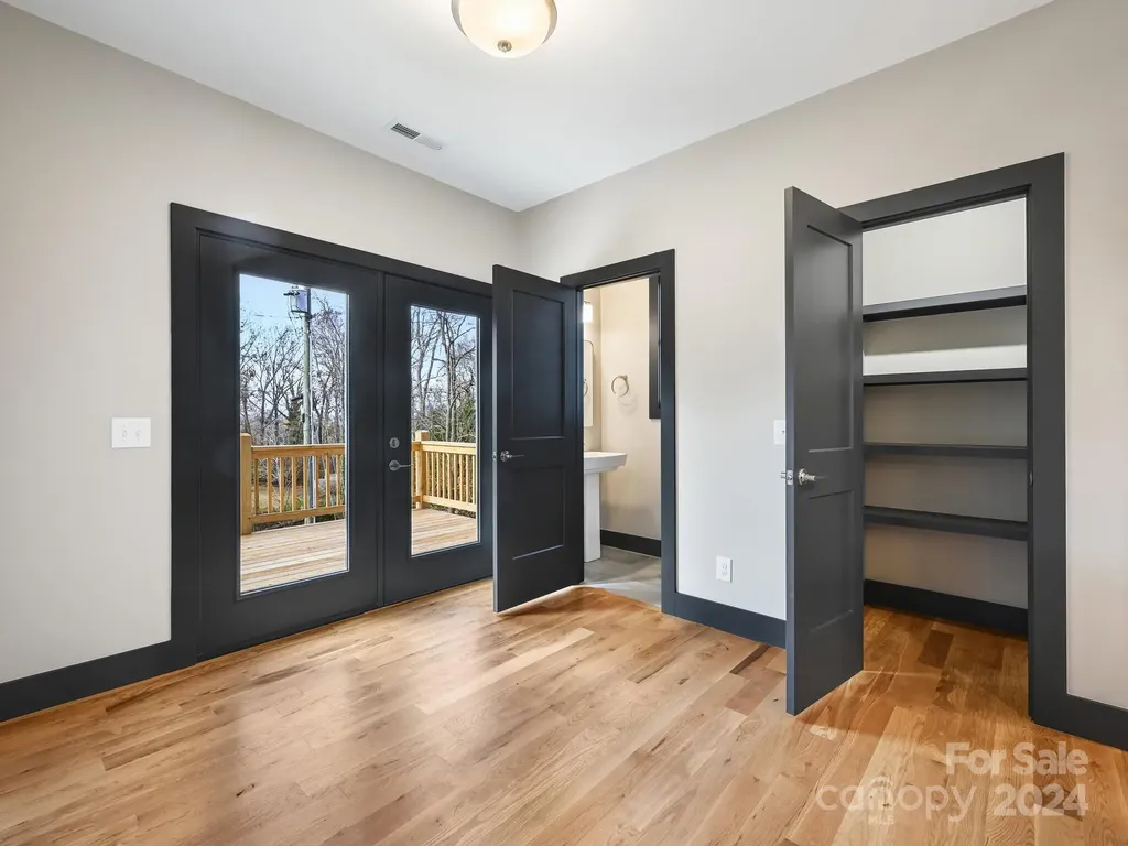 52 Fox Drive Asheville NC 28803