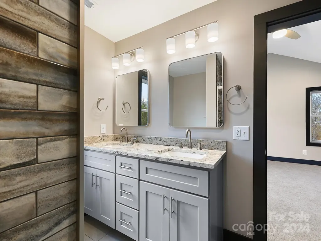 52 Fox Drive Asheville NC 28803