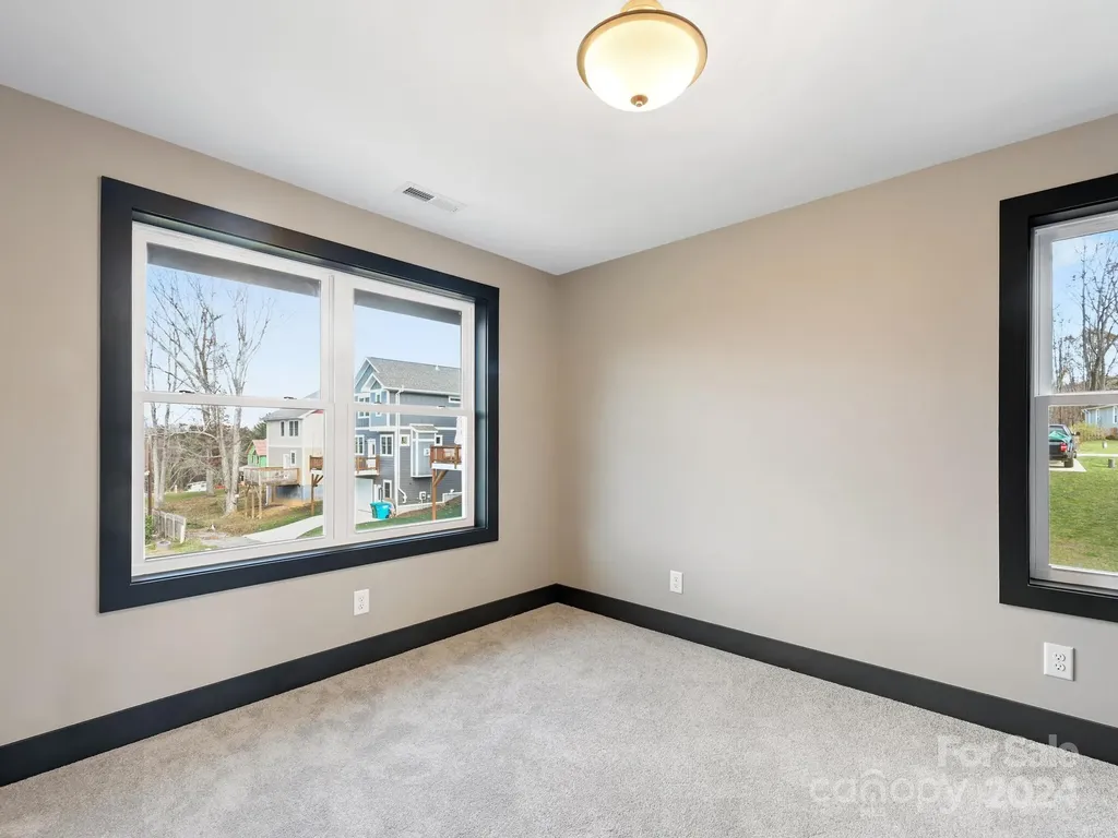 52 Fox Drive Asheville NC 28803
