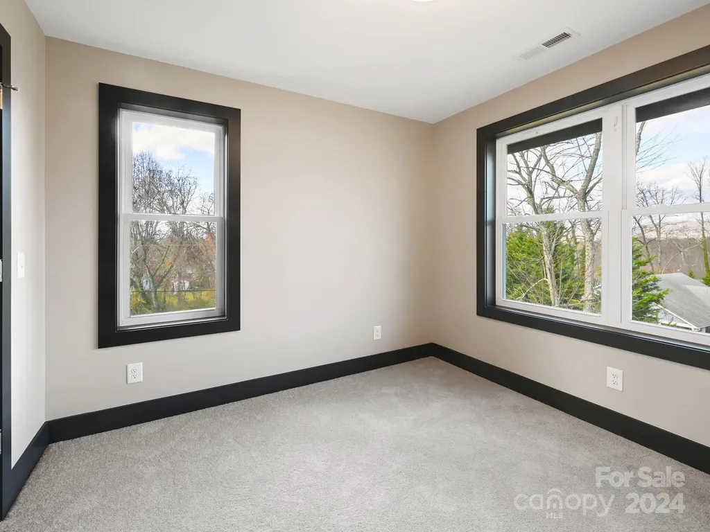 52 Fox Drive Asheville NC 28803