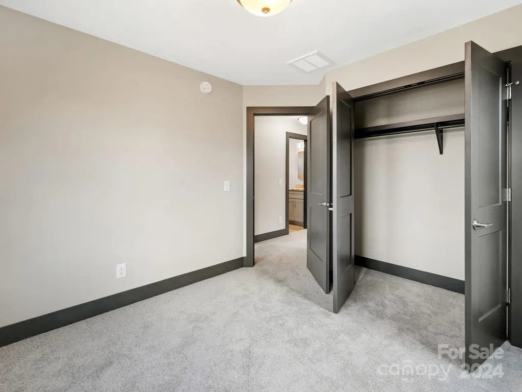 52 Fox Drive Asheville NC 28803