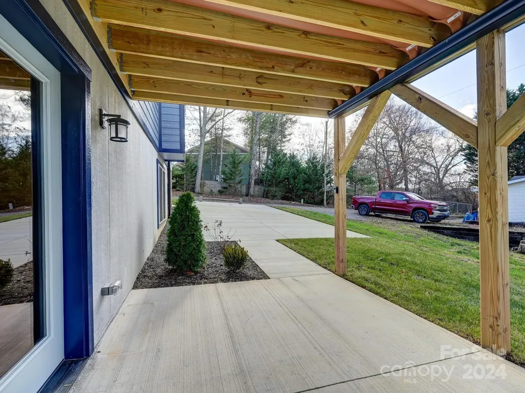 52 Fox Drive Asheville NC 28803