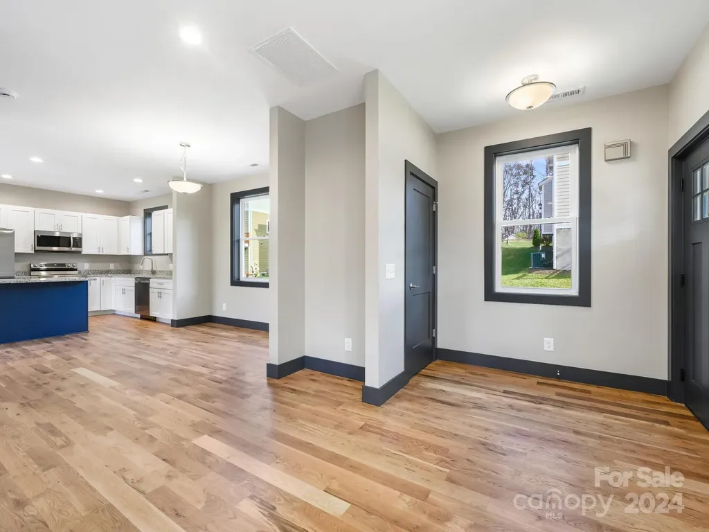 52 Fox Drive Asheville NC 28803