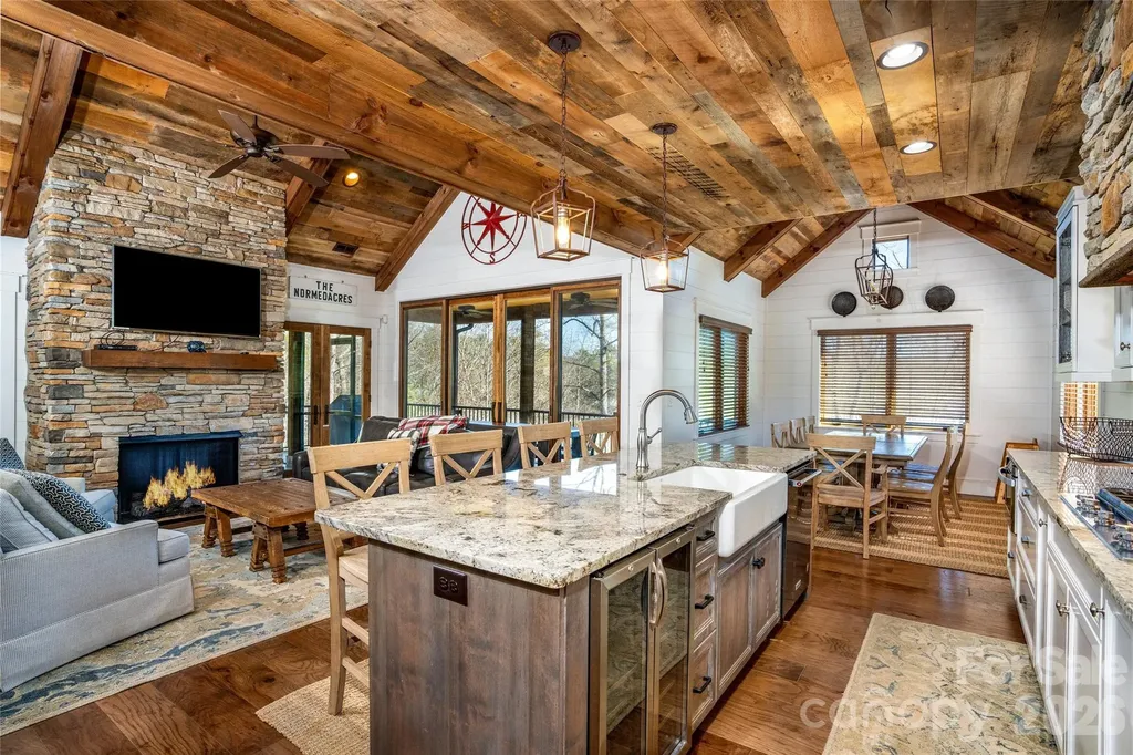 2349 Cornwallis Trail Nebo NC 28761
