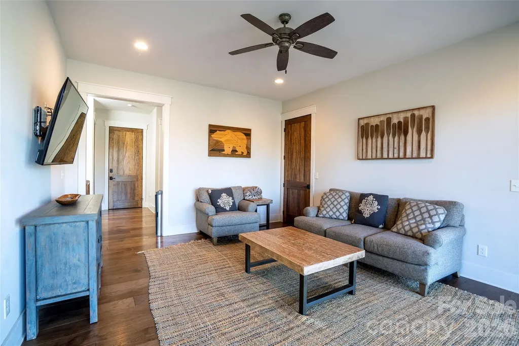 2349 Cornwallis Trail Nebo NC 28761