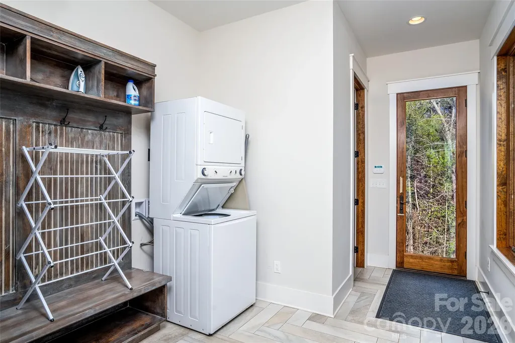 2349 Cornwallis Trail Nebo NC 28761