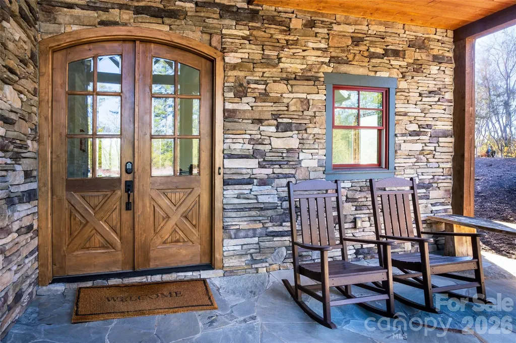 2349 Cornwallis Trail Nebo NC 28761