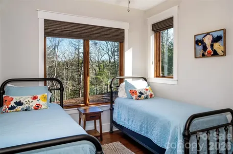 2349 Cornwallis Trail Nebo NC 28761