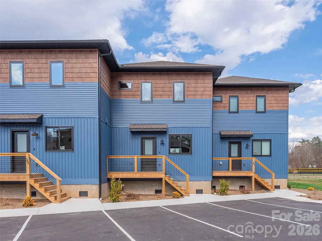 41 Leap Frog Park Waynesville NC 28786