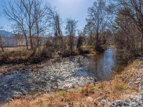 41 Leap Frog Park Waynesville NC 28786