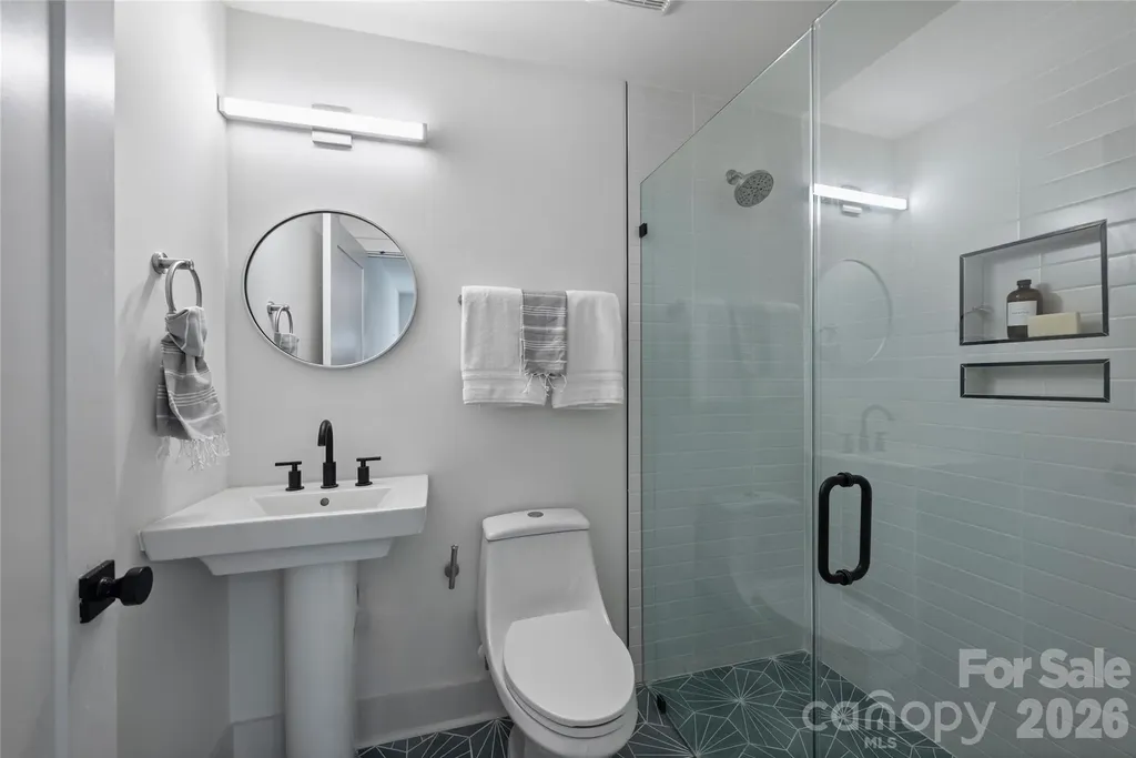 2019 Thurmond Place Charlotte NC 28205
