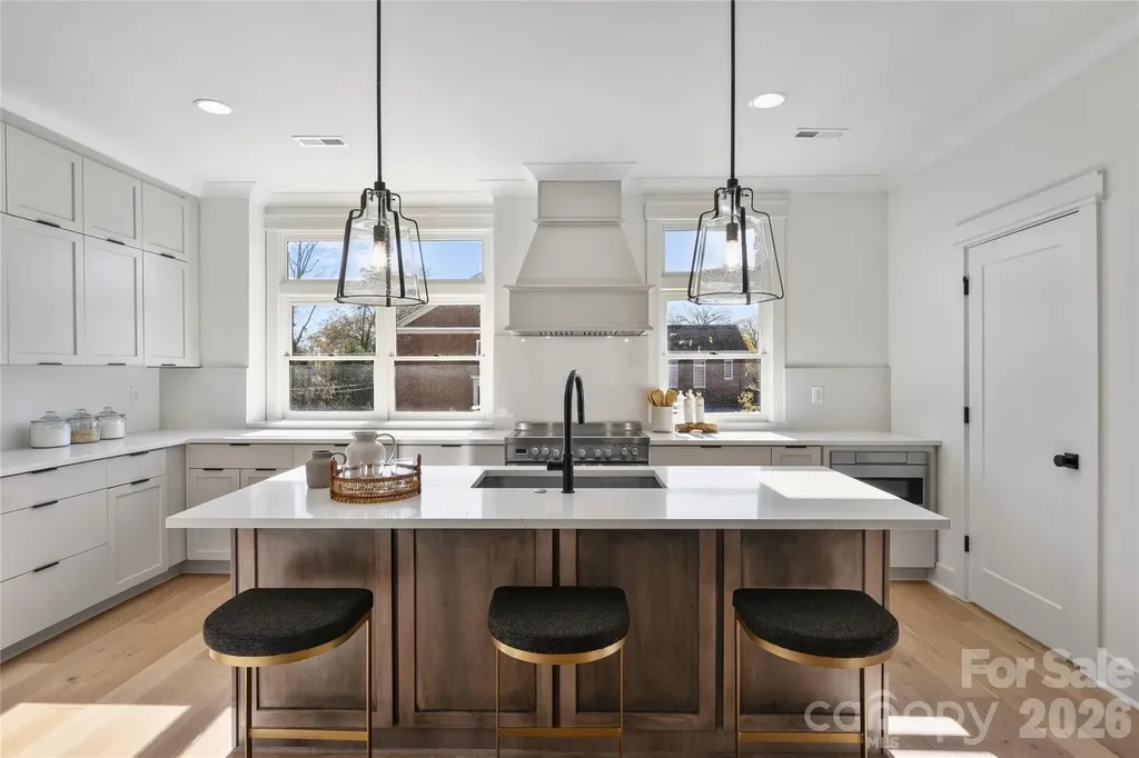 2019 Thurmond Place Charlotte NC 28205