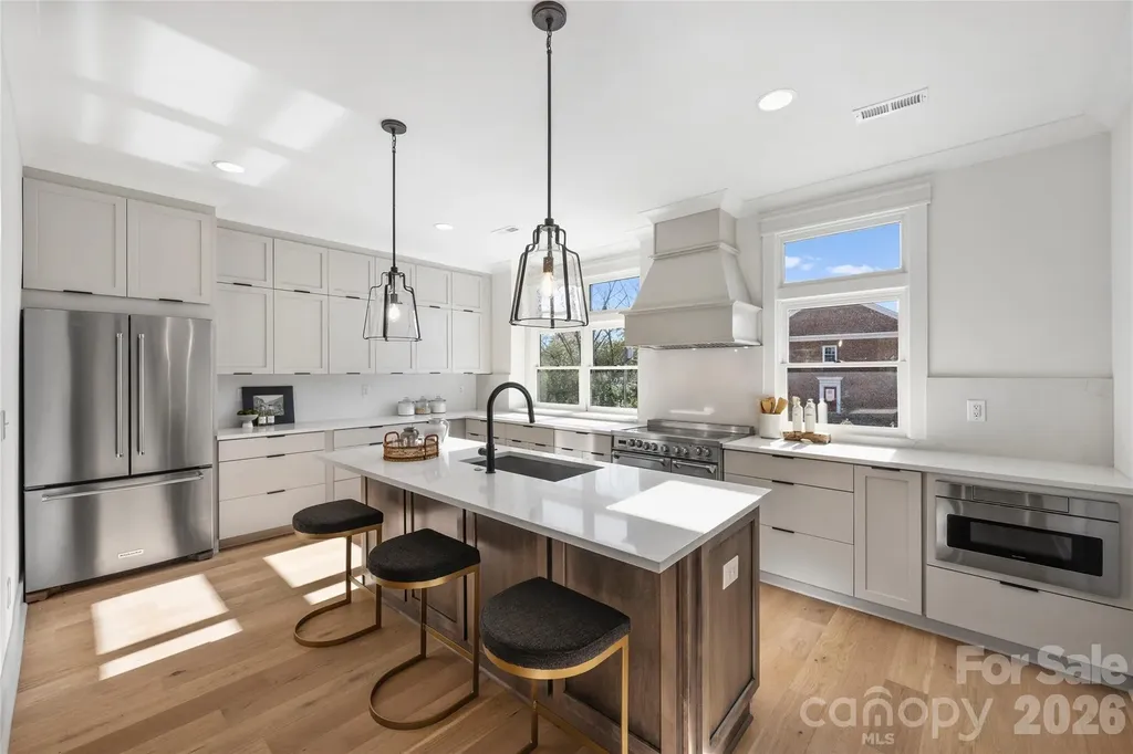 2019 Thurmond Place Charlotte NC 28205