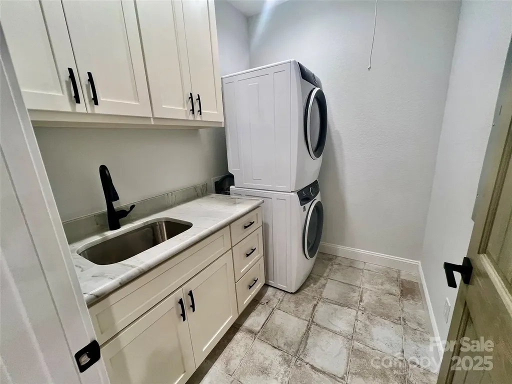 397 Soquili Drive Brevard NC 28712