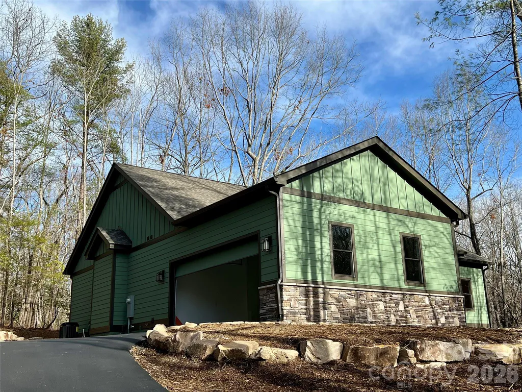 397 Soquili Drive Brevard NC 28712