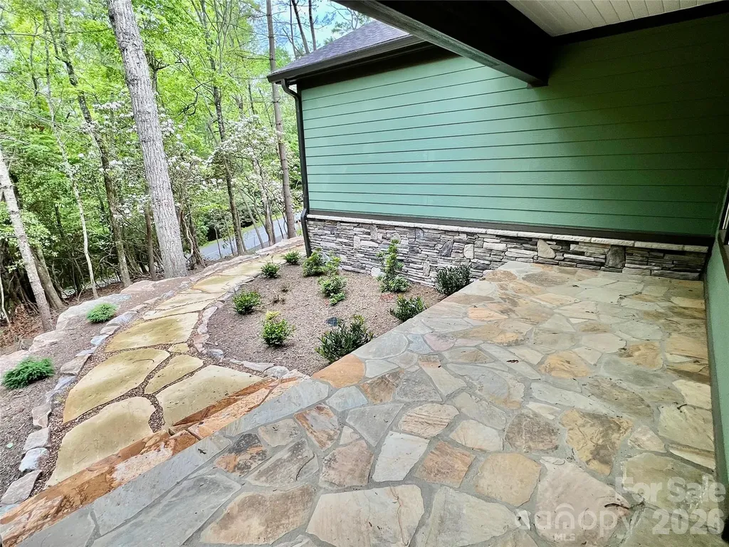 397 Soquili Drive Brevard NC 28712
