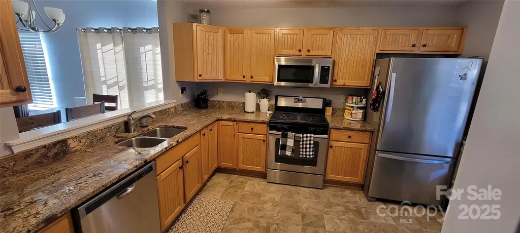 2306 Deermouse Way Hendersonville NC 28792